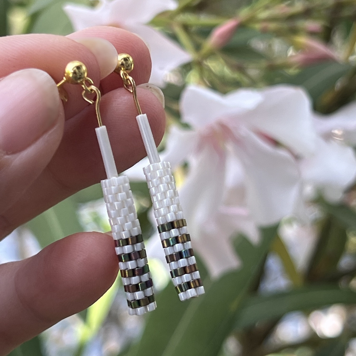 Ohrstecker, Miyuki-Perlen in Streifenmuster, stabförmig