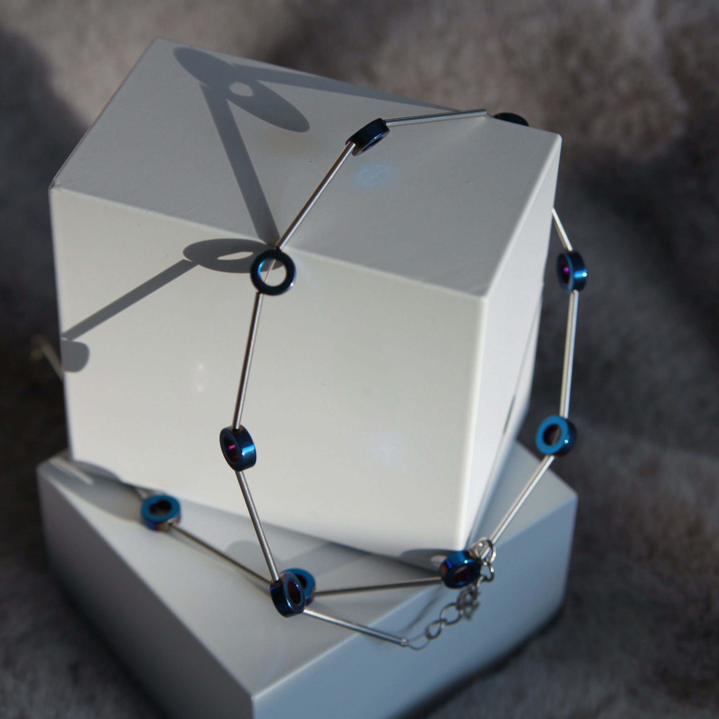 Halskette mit Ringen aus Hämatit