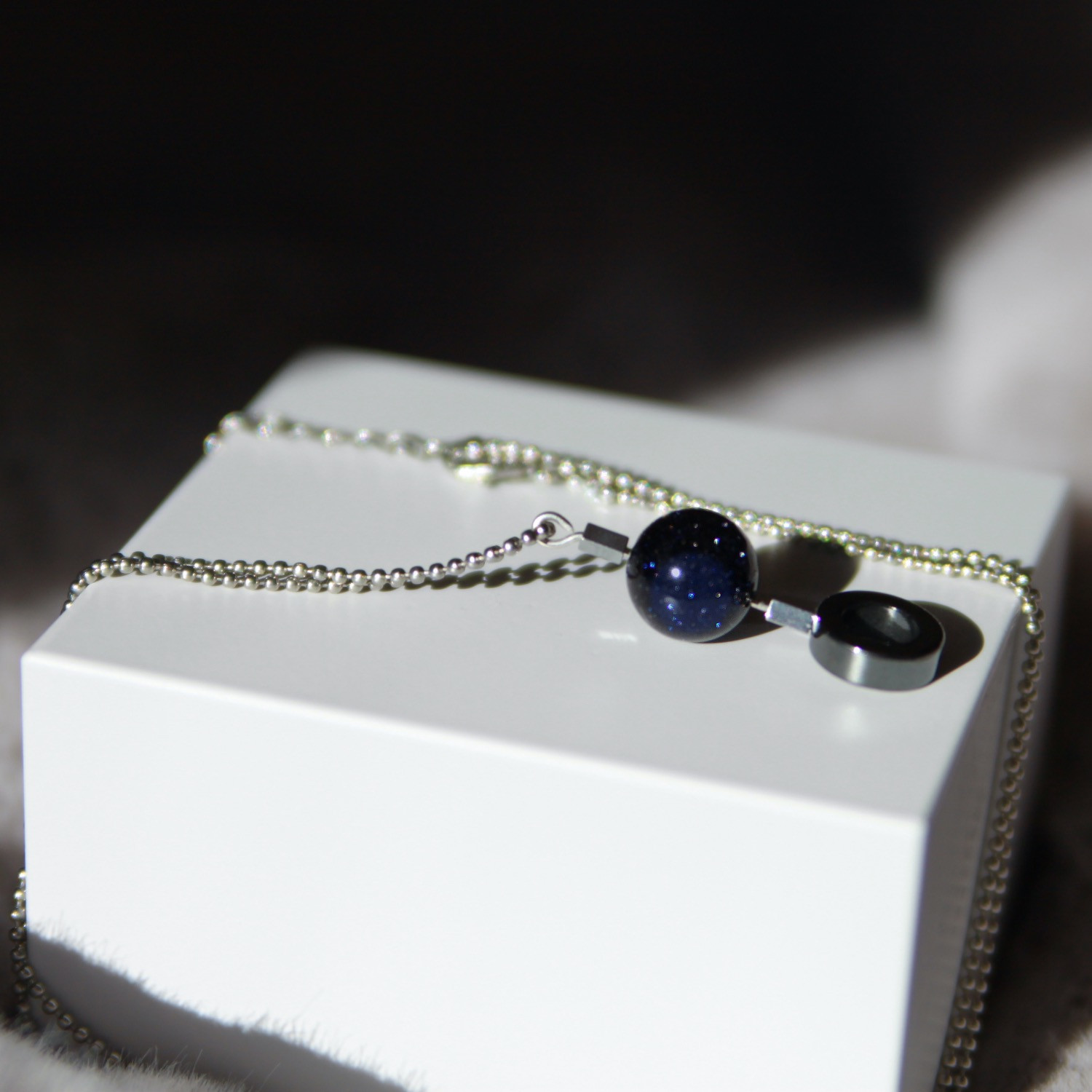 Halskette mit Blaufluss-Perle