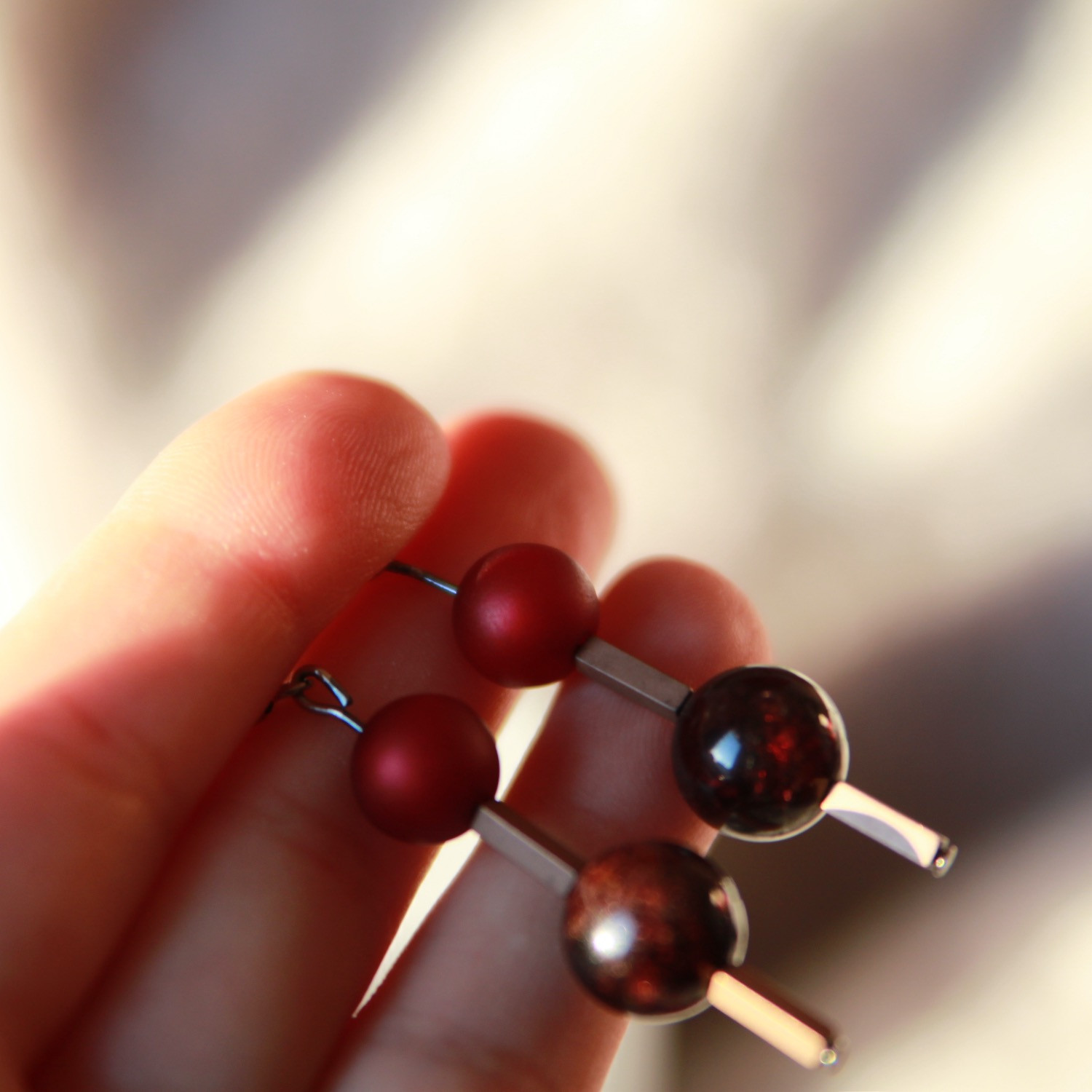 Ohrhänger, Granat-Perlen, kleinen Hämatitperlen