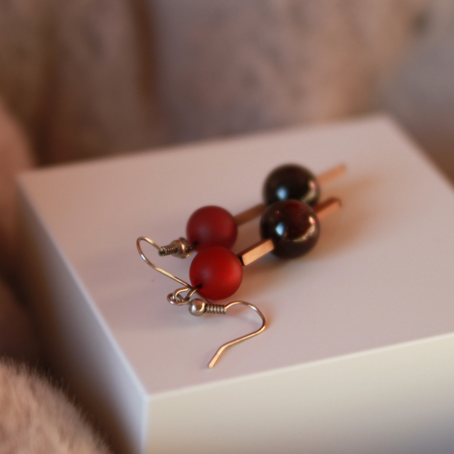 Ohrhänger, Granat-Perlen, kleinen Hämatitperlen