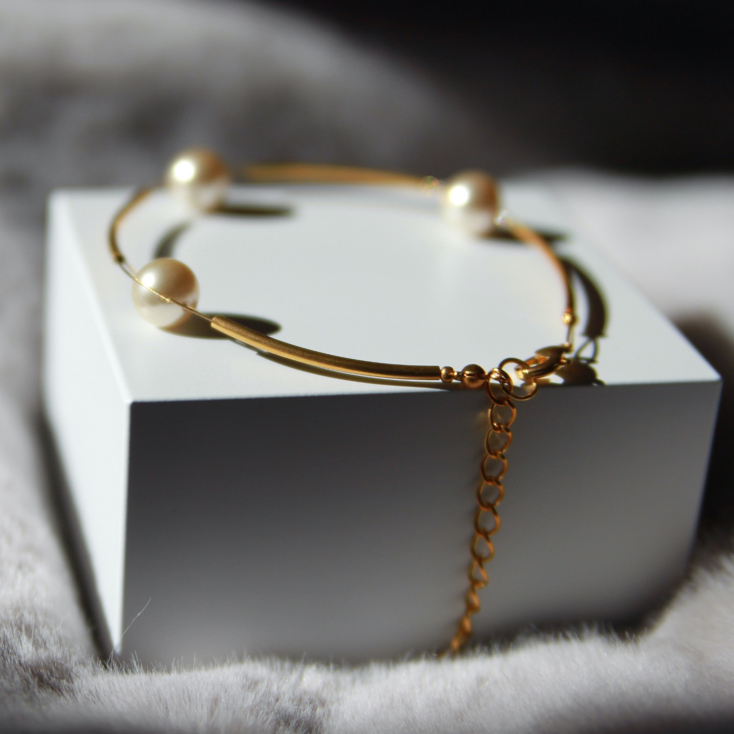 Armband goldfarben mit Perlen