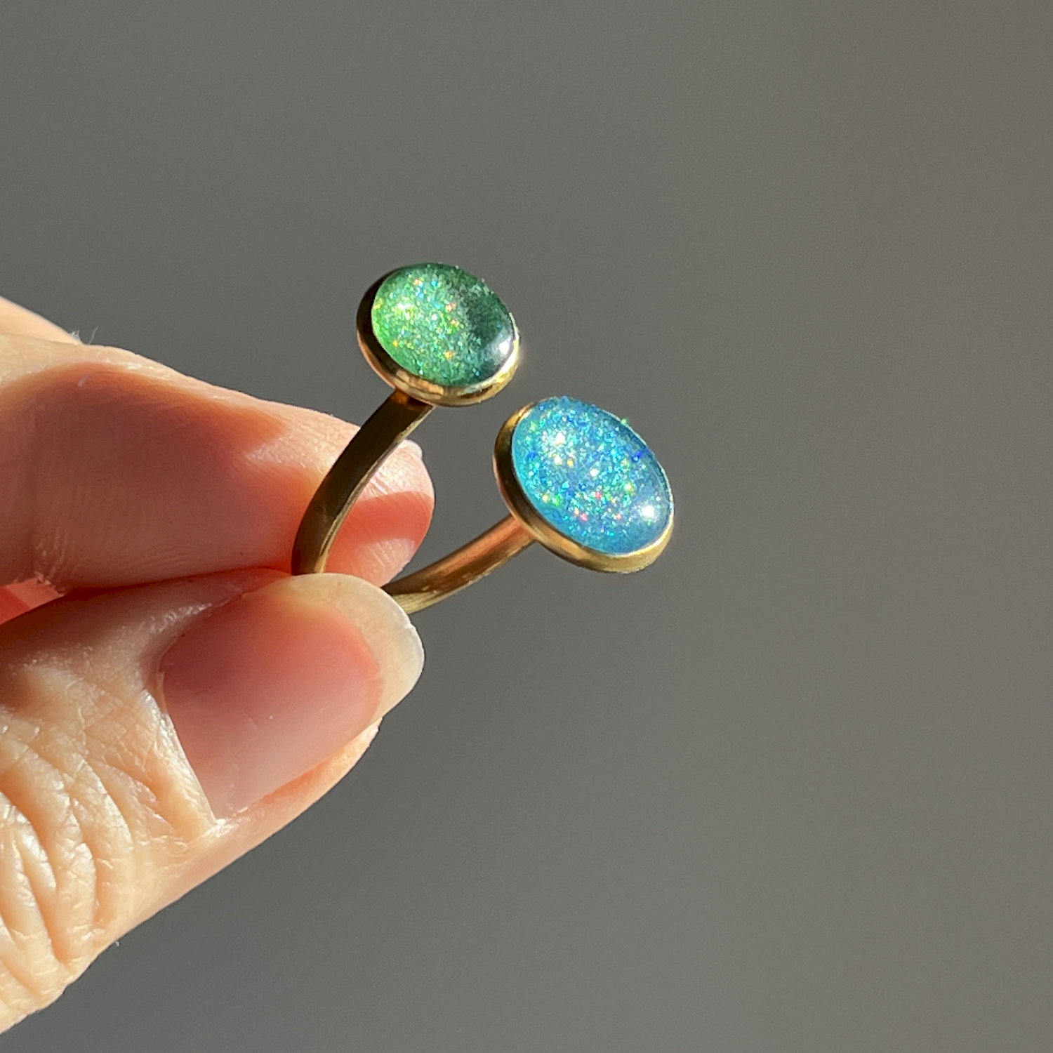 Ring, rund, grün-blau, Edelstahl, mittel, mit Rand