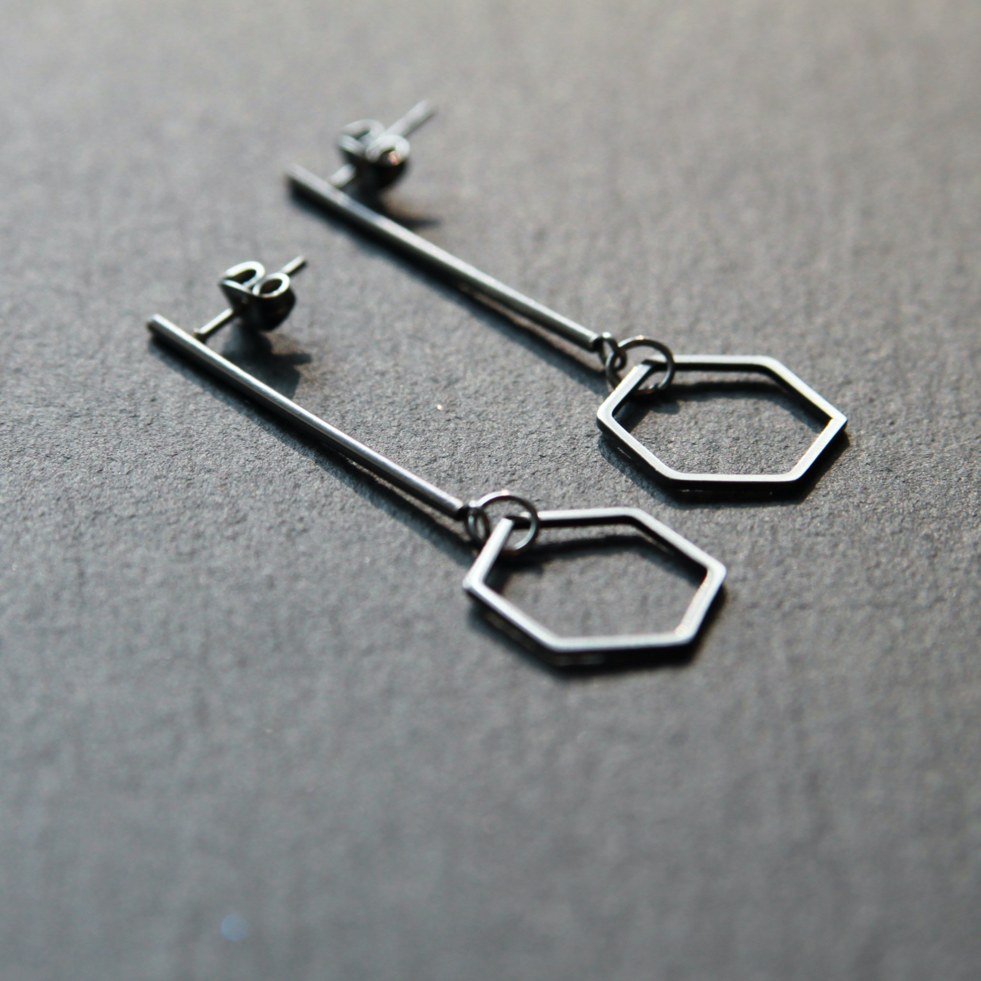 Ohrstecker, Edelstahl gelasert, hexagonförmig