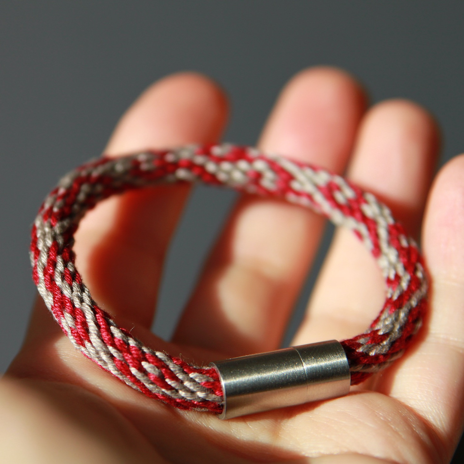 Armband Kumihimo, rot-beige