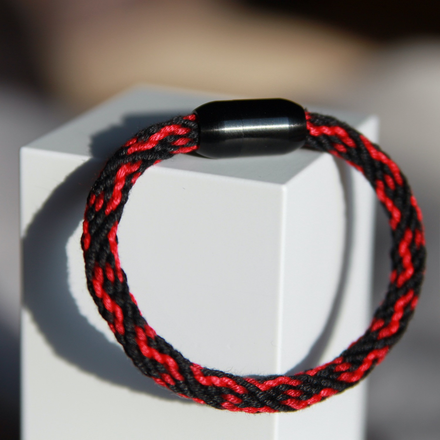 Armband Kumihimo, rot-schwarz