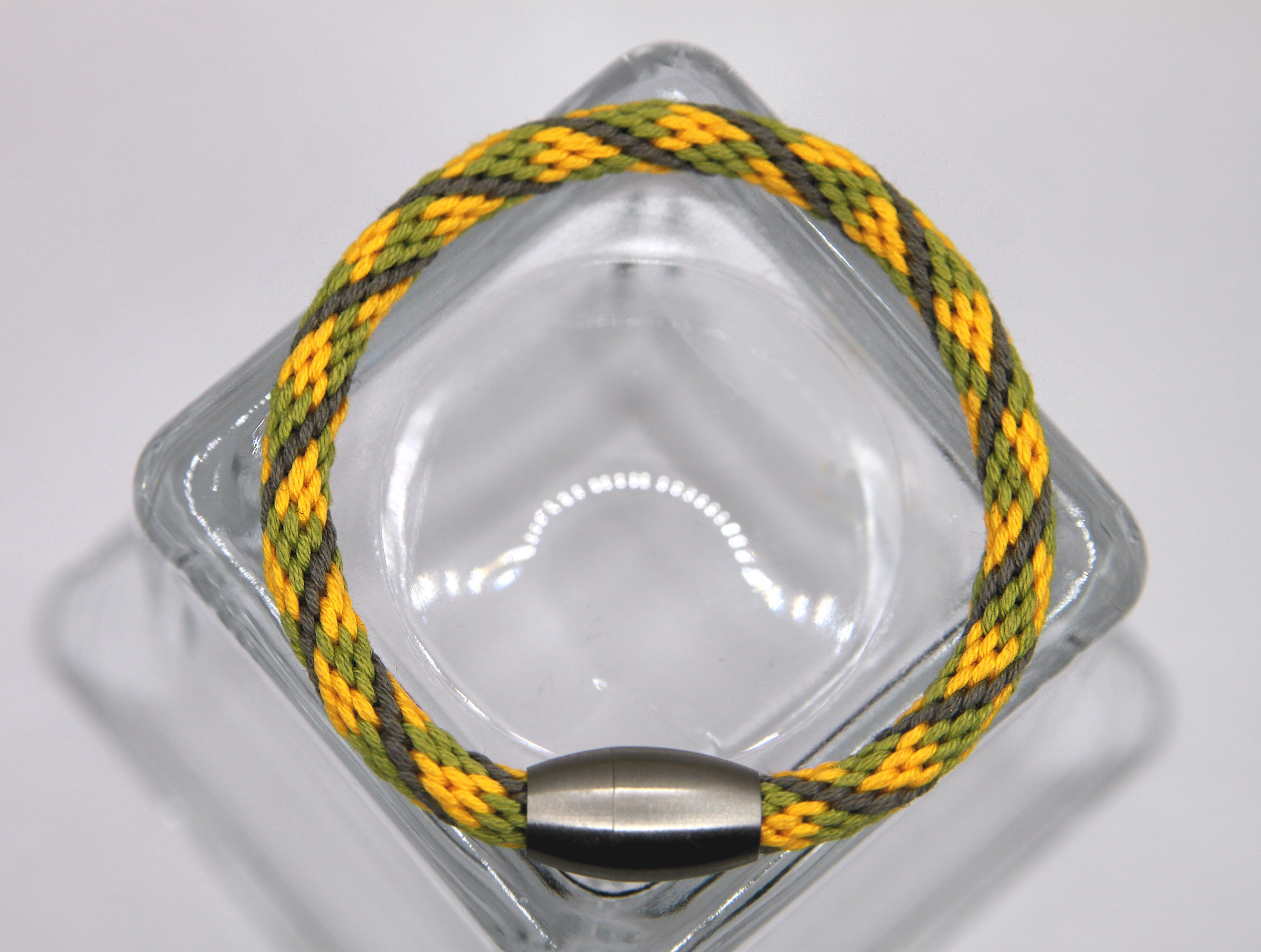 Armband Kumihimo, gelb-hellgrün-dunkelgrün