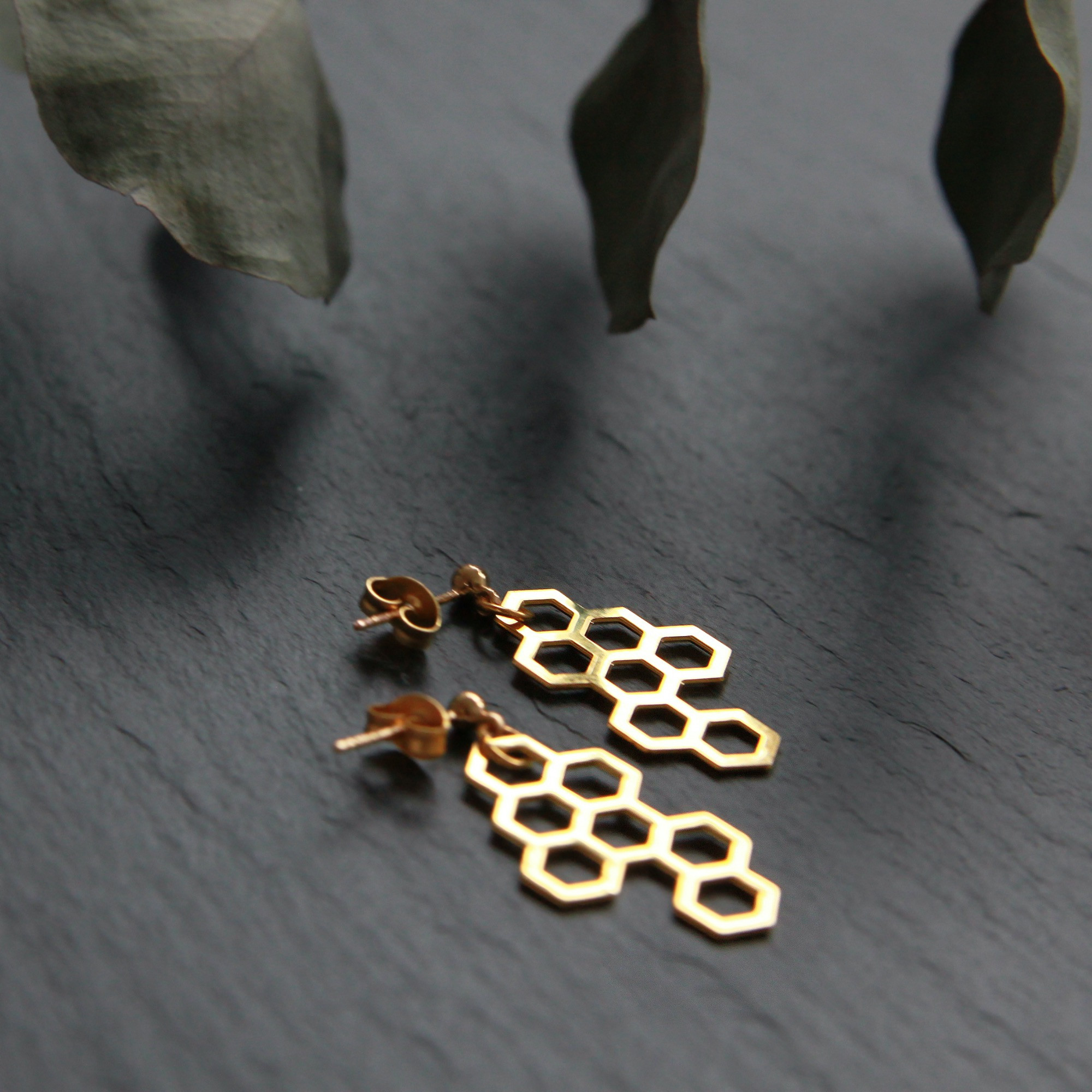 Ohrstecker, Anhänger goldfarbene, gelaserte Waben
